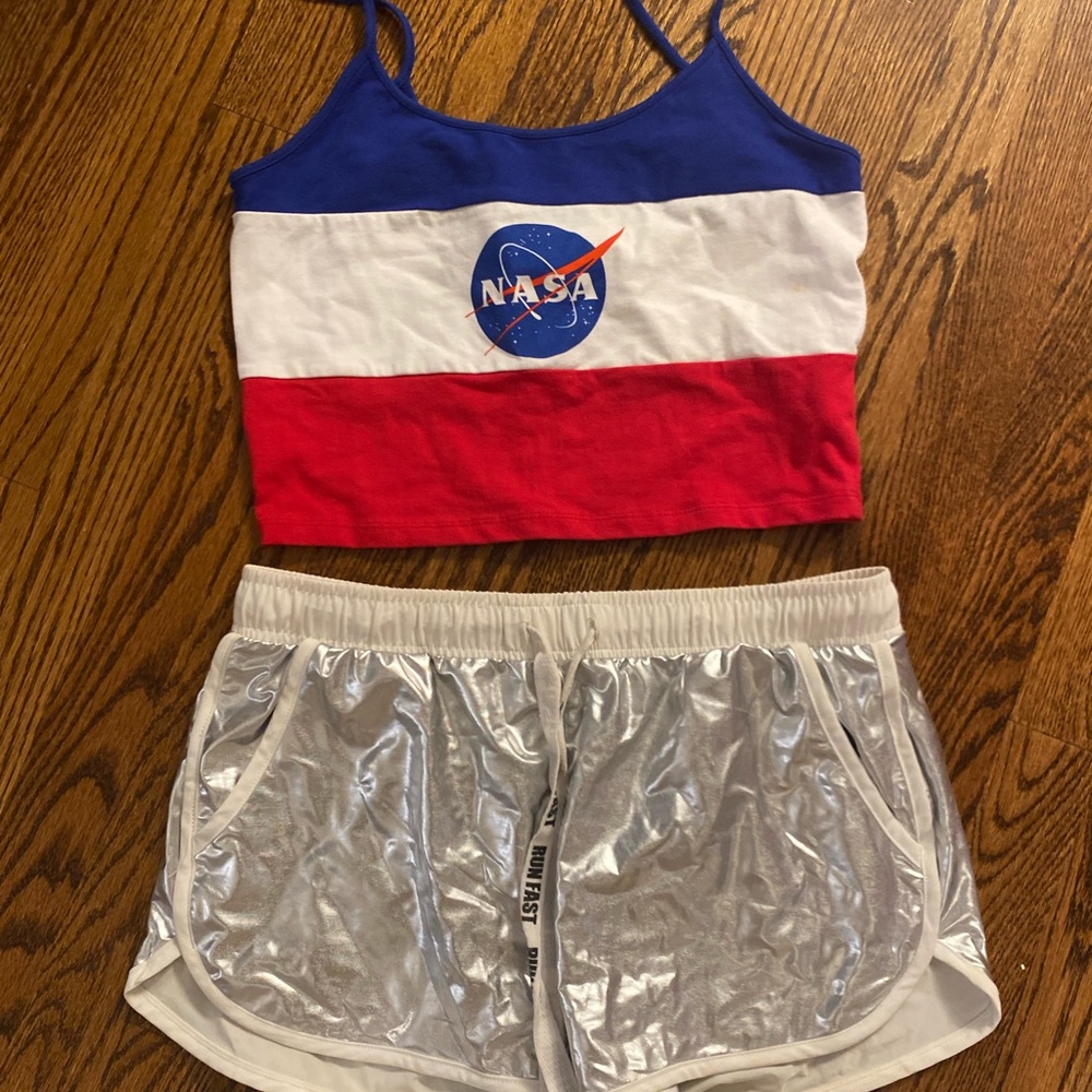 Nasa explorer costume! Includes tank top and shorts. Both Size M.